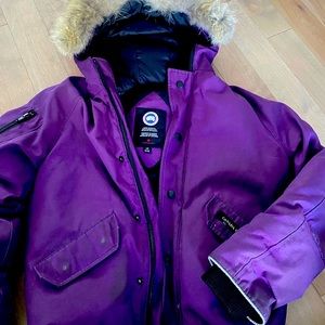 Canada goose girls size 10 -12 youth colour purple